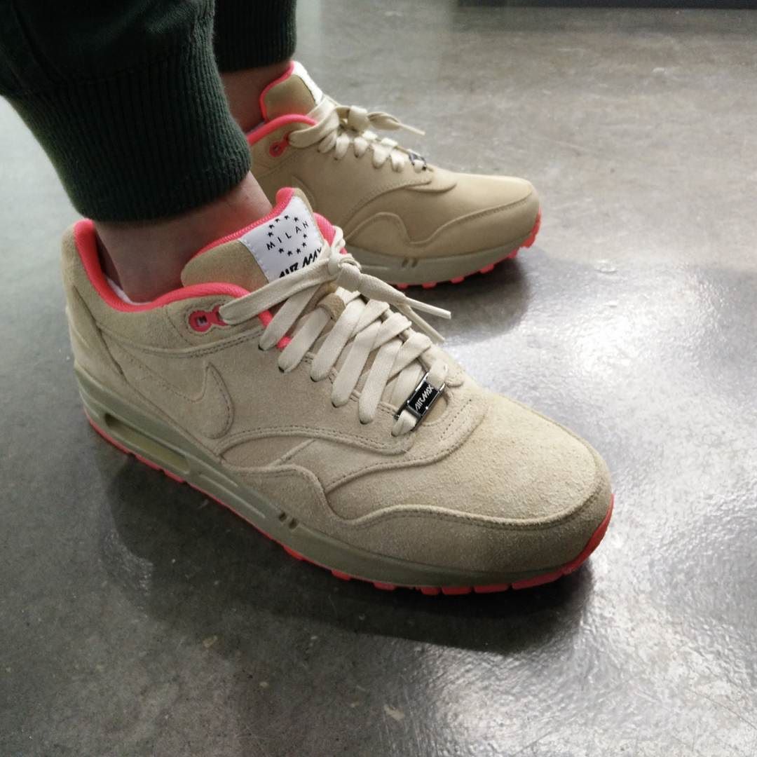 Sneaker addict air max reshape