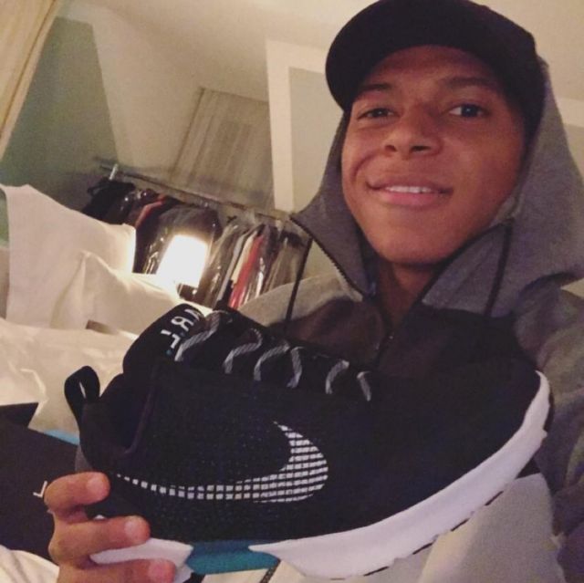Sneakers nike mbappe