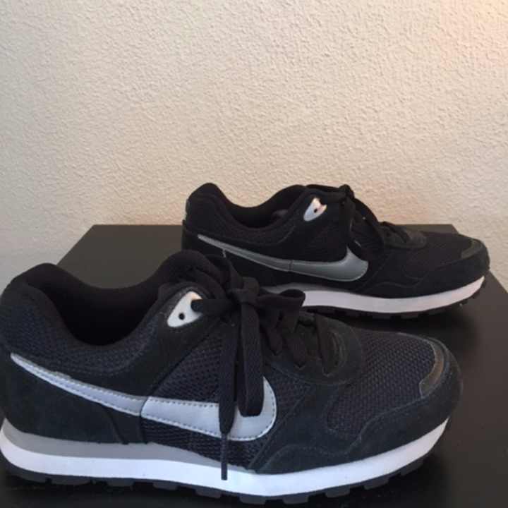 Nike sneakers vallen klein