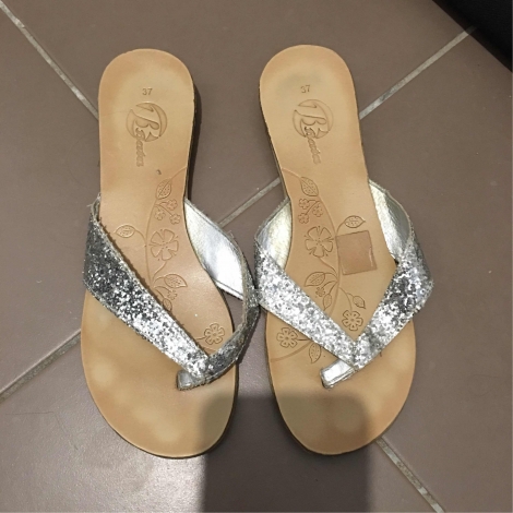 Tong femme cuir chic