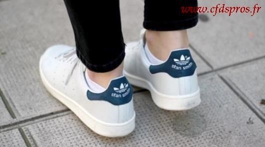 Stan smith femme bleu porté