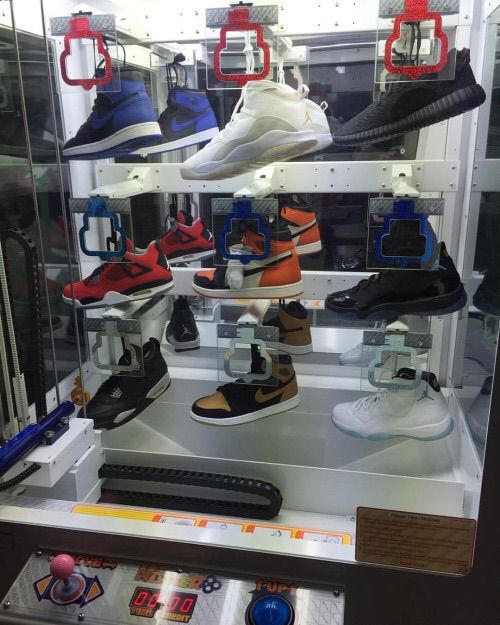 Sneaker keymaster
