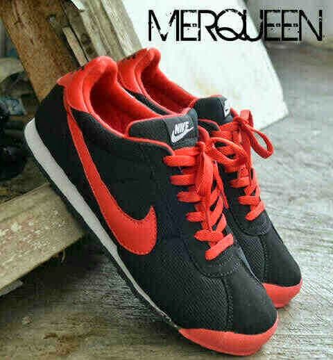 Sneakers nike koturna