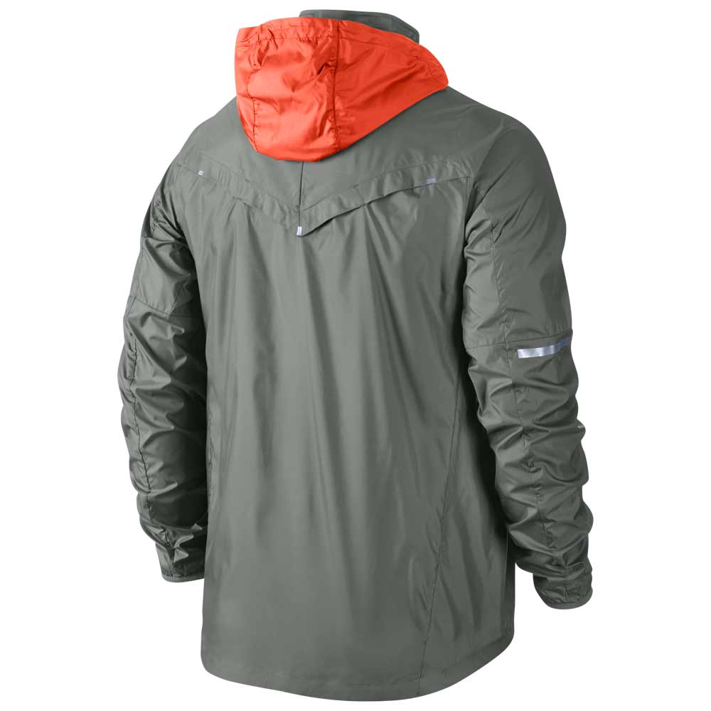 Running nike as vapor jacket