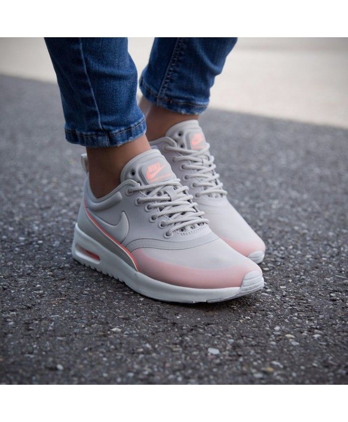 Nike rose et grise
