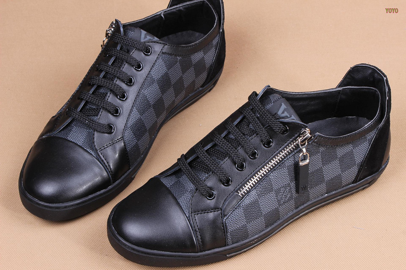 Louis vuitton sneakers with zip