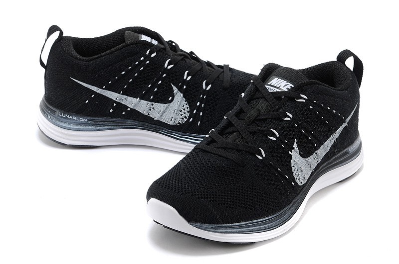 Nike running noir et blanche