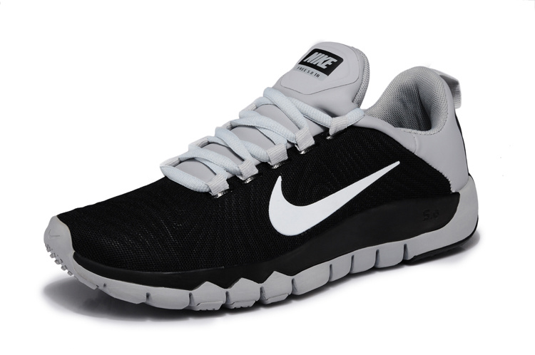 Running nike free trainer 5.0