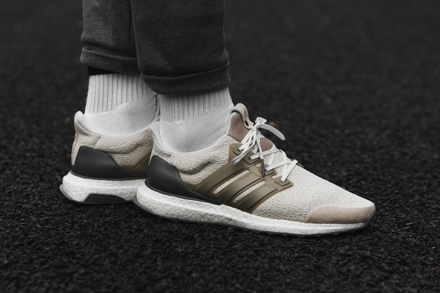 Sneakersnstuff x social status ultra boost