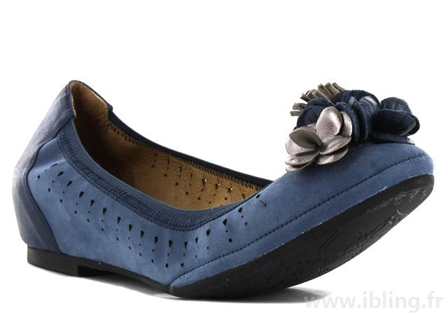 Ballerine femme fugitive