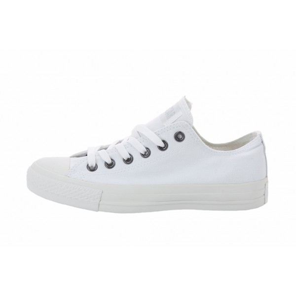 Converse noir et blanche femme