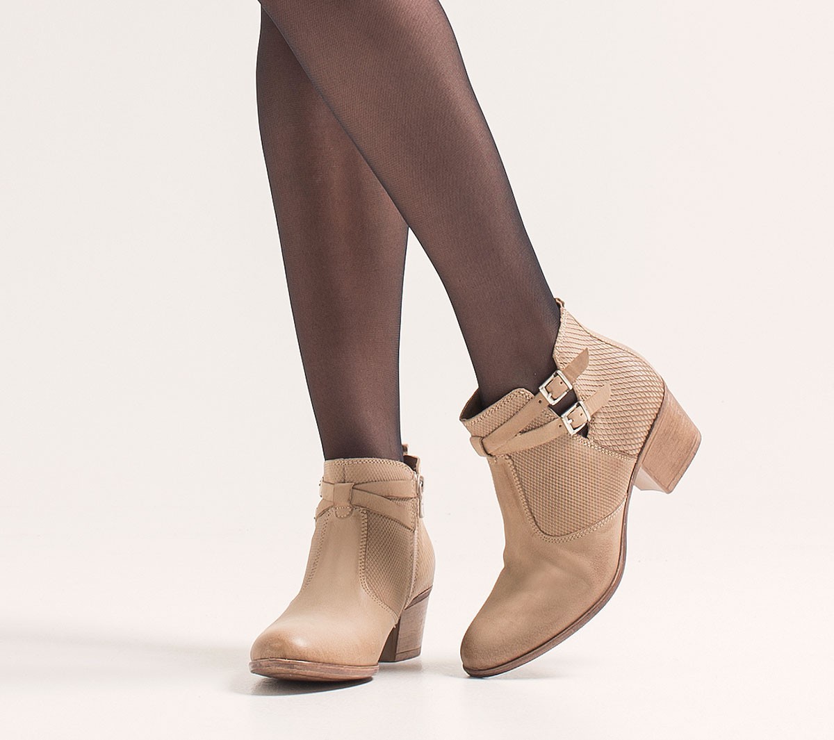 Bottines cuir beige