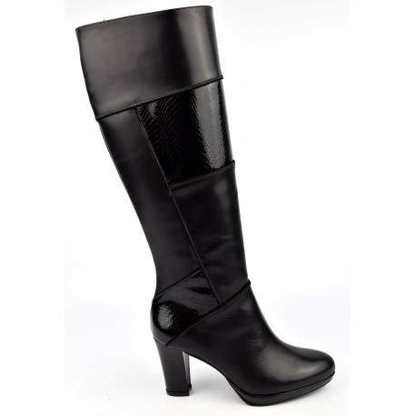 Bottes noires en cuir