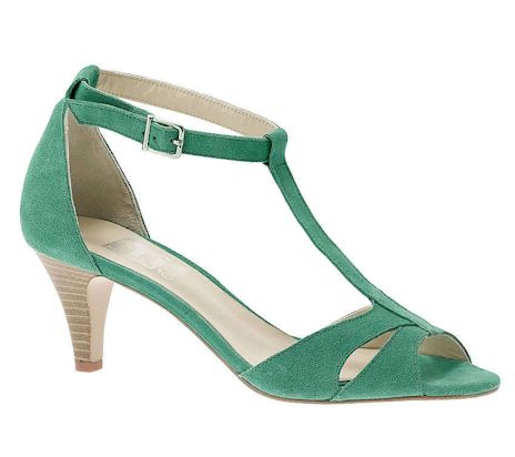 Chaussure compense verni