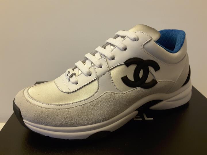 Sneakers cam
