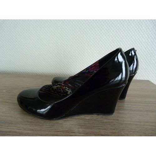 Chaussure compensée vernis