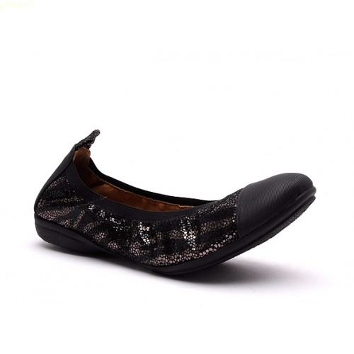 Ballerine femme fugitive
