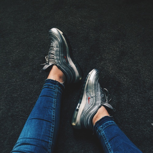 Jeans sneakers addict