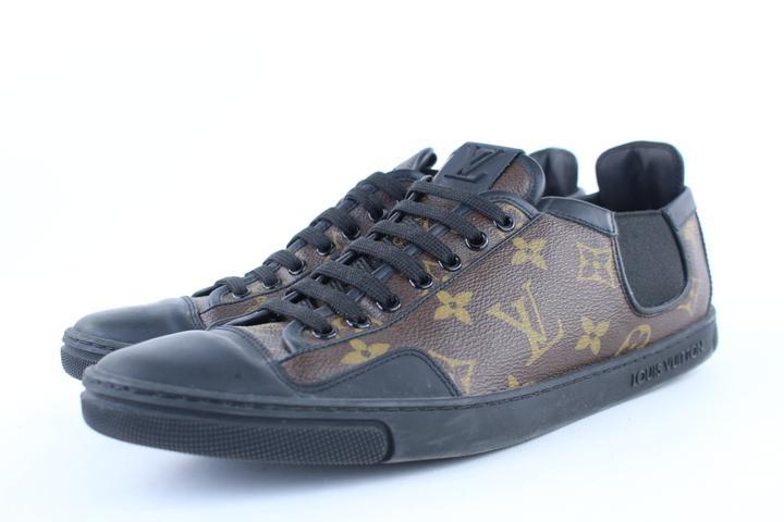 Louis vuitton logo sneakers