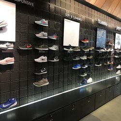 Nike running store