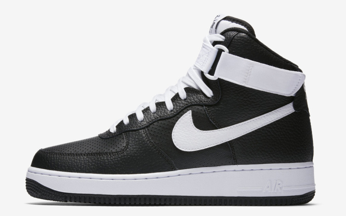 Nike sneakers in sale