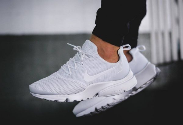 Nike homme blanche