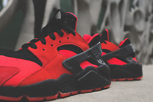 Nike running ‘black pack’ quickstrike
