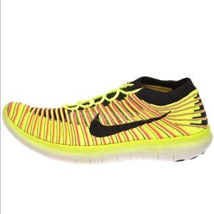 Nike running natural