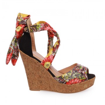 Chaussures compensés avec lacets