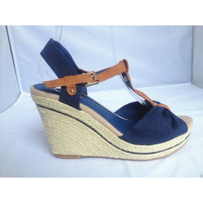 Chaussure compensé en toile