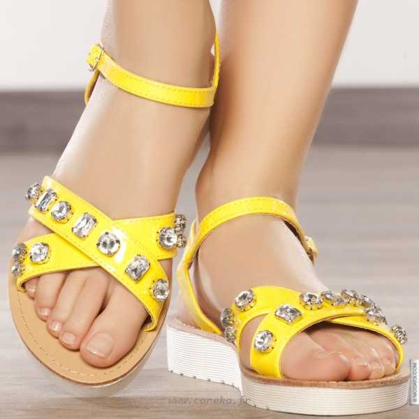 Tong femme jaune