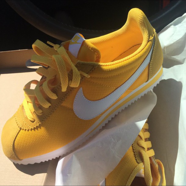 Nike sneakers yellow
